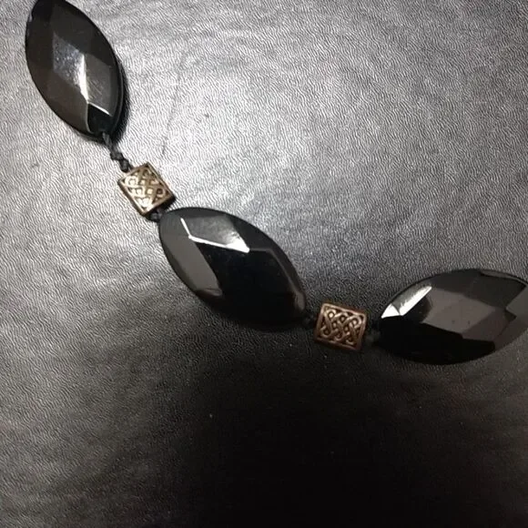 Faceted black stone necklace - Picture 4 of 7